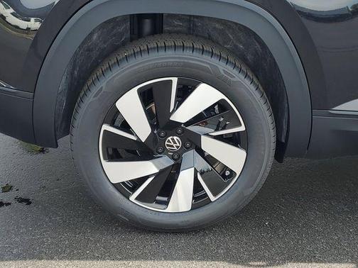 deep black pearl 2026 Volkswagen Atlas Cross Sport 2.0T SE w/Technology 4MOTION