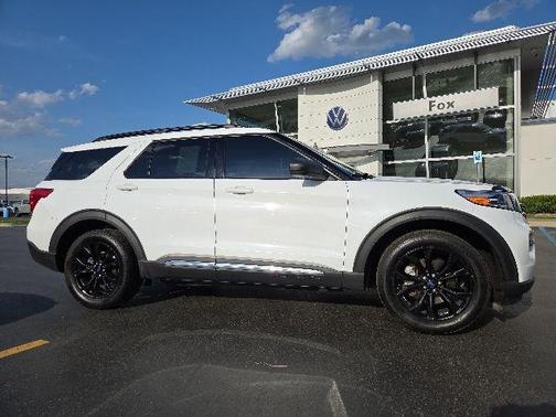 Oxford White 2020 Ford Explorer XLT