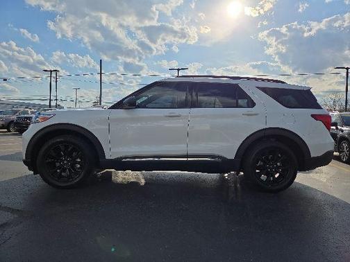 Oxford White 2020 Ford Explorer XLT