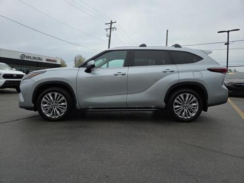 2024 Toyota Highlander Hybrid Platinum