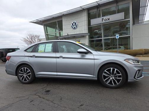 2025 Volkswagen Jetta 1.5T SE
