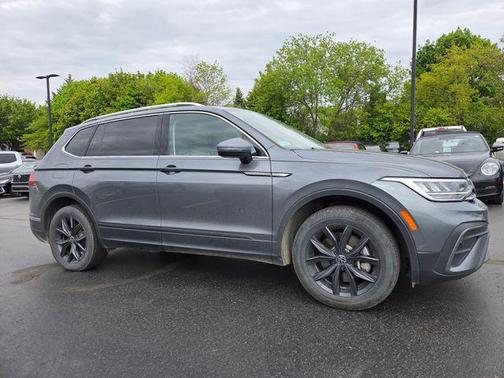 Platinum Gray Metallic 2024 Volkswagen Tiguan 2.0T SE 4MOTION