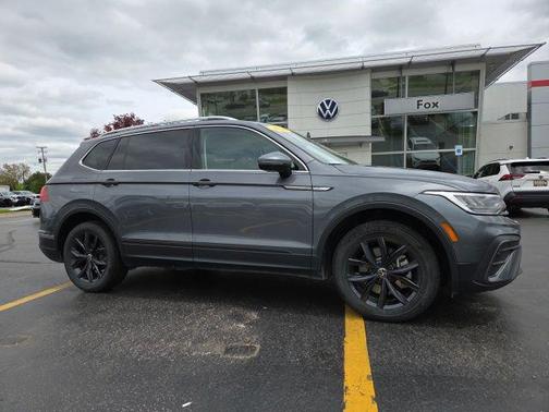 Platinum Gray Metallic 2024 Volkswagen Tiguan 2.0T SE 4MOTION