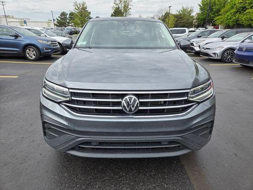 Platinum Gray Metallic 2024 Volkswagen Tiguan 2.0T SE 4MOTION