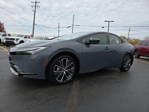 2025 Toyota Prius XLE