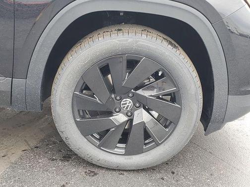 2026 Volkswagen Atlas Cross Sport 2.0T SE w/Technology 4MOTION