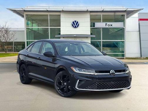 Deep Black Pearl 2026 Volkswagen Jetta 1.4T SE