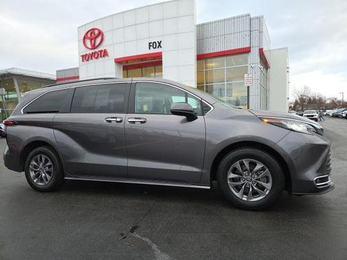 2023 Toyota Sienna XLE
