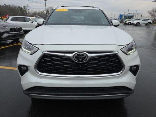 2023 Toyota Highlander Platinum
