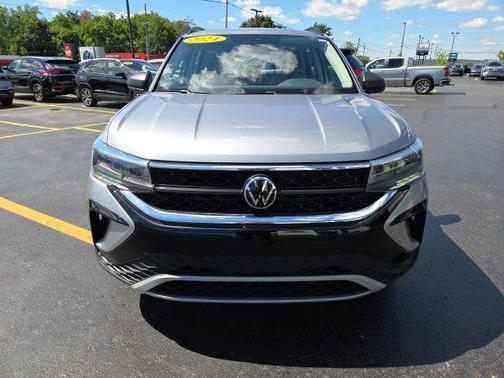 Silver Metallic 2024 Volkswagen Taos 1.5T S