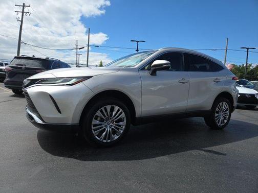 2023 Toyota Venza XLE