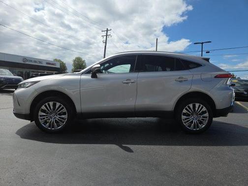 2023 Toyota Venza XLE