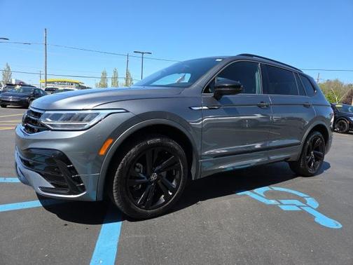 2024 Volkswagen Tiguan 2.0T SE R-Line Black
