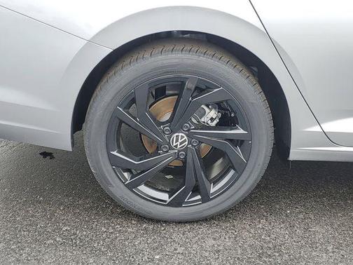 Pyrite Silver Metallic 2026 Volkswagen Jetta 1.4T SE
