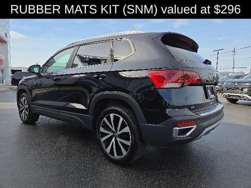Deep Black 2023 Volkswagen Taos 1.5T SE