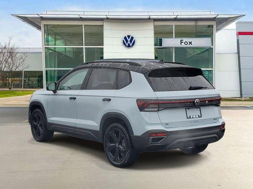 Monument Gray w/Deep Black Roof 2026 Volkswagen Taos SE Black