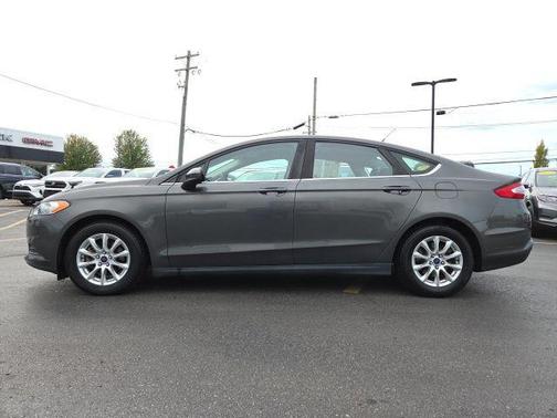 2016 Ford Fusion S