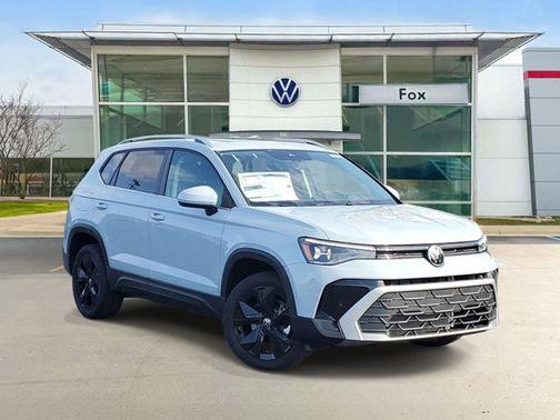 Monument Gray 2026 Volkswagen Taos SE