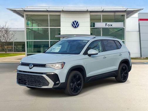 Monument Gray 2026 Volkswagen Taos SE