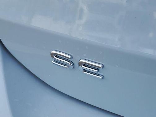 Monument Gray 2026 Volkswagen Taos SE