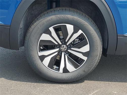 2025 Volkswagen Atlas 2.0T SE