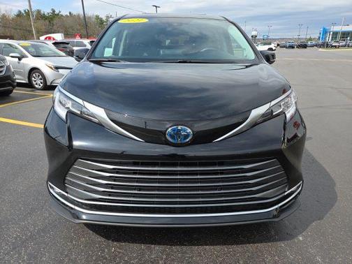 2021 Toyota Sienna Limited 7-Passenger