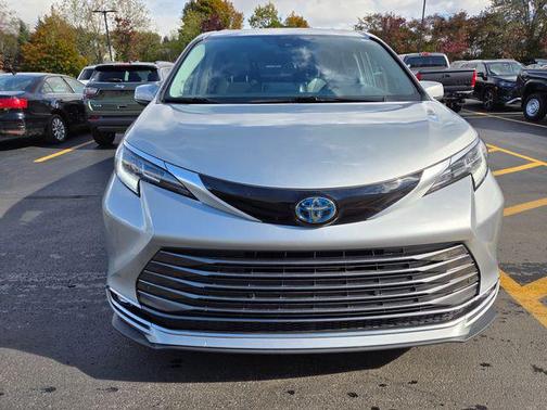 2021 Toyota Sienna Limited 7-Passenger