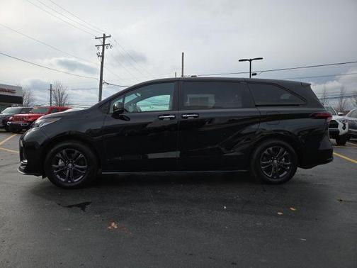2025 Toyota Sienna XSE 7 Passenger