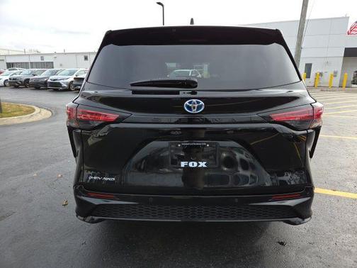 2025 Toyota Sienna XSE 7 Passenger