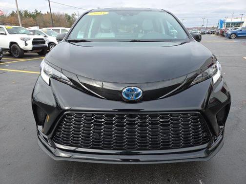 2025 Toyota Sienna XSE 7 Passenger