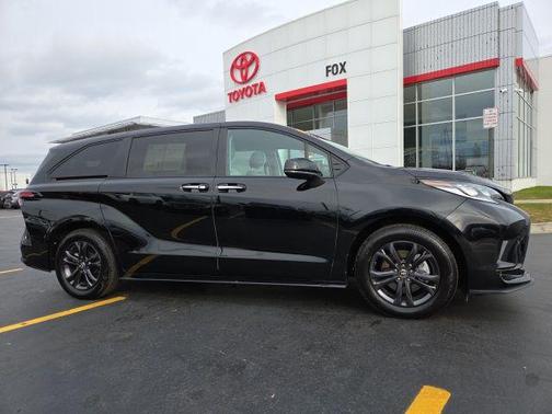 2025 Toyota Sienna XSE 7 Passenger