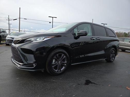 2025 Toyota Sienna XSE 7 Passenger