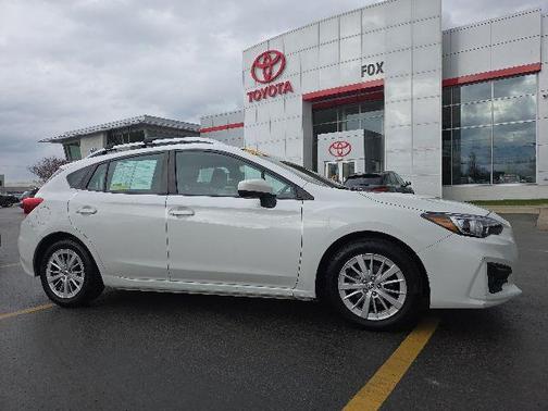 Crystal White Pearl 2018 Subaru Impreza 2.0i Premium