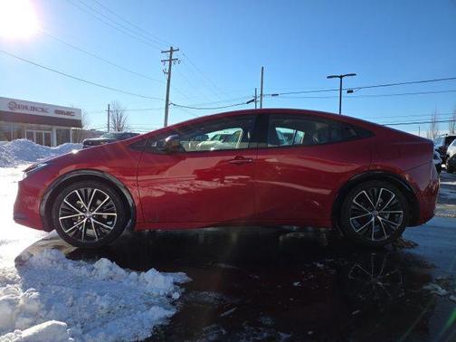 2024 Toyota Prius XLE