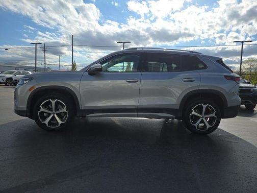 Silver Metallic 2025 Volkswagen Tiguan 2.0T SE 4MOTION