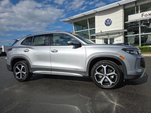 Silver Metallic 2025 Volkswagen Tiguan 2.0T SE 4MOTION