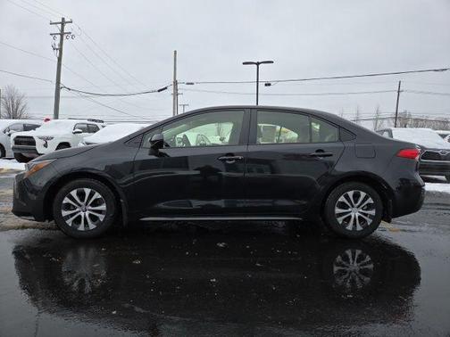 2022 Toyota Corolla Hybrid LE