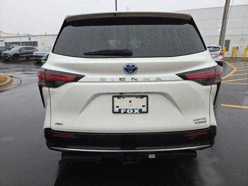 2021 Toyota Sienna Limited 7-Passenger