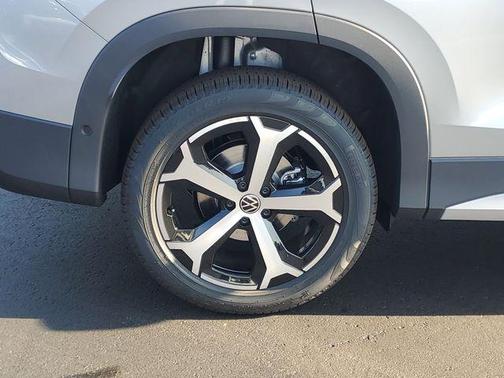 2025 Volkswagen Tiguan 2.0T SE 4MOTION