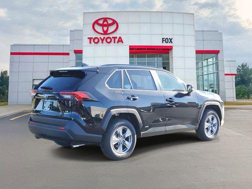 2025 Toyota RAV4 Hybrid LE