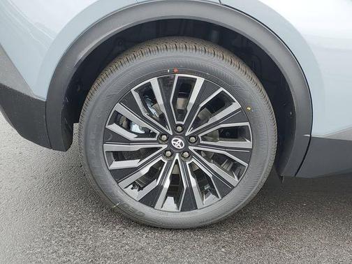 01h5 2026 Toyota C-HR XSE