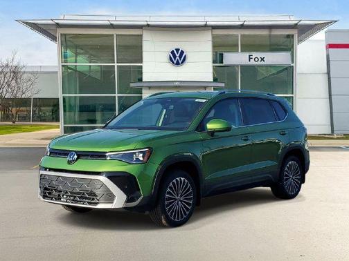 Bright Moss Green Metallic 2027 Volkswagen Taos SE