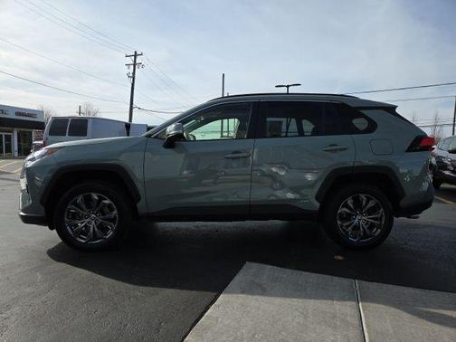 2022 Toyota RAV4 Hybrid XLE Premium