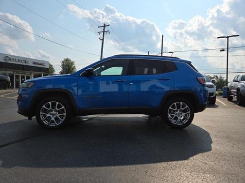 2022 Jeep Compass Latitude Lux