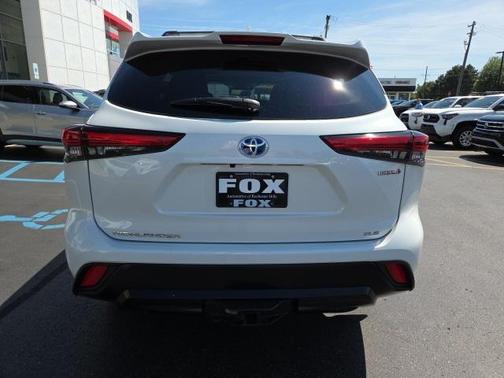 2023 Toyota Highlander Hybrid XLE