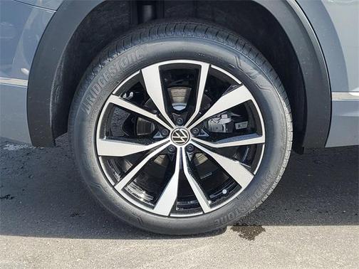 2025 Volkswagen Atlas 2.0T SEL Premium R-Line 4MOTION