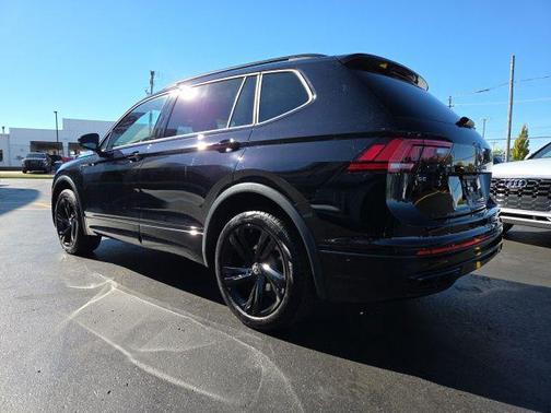 2023 Volkswagen Tiguan 2.0T SE R-Line Black 4MOTION