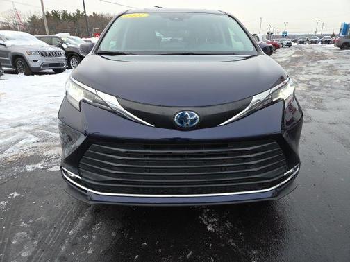 2022 Toyota Sienna XLE