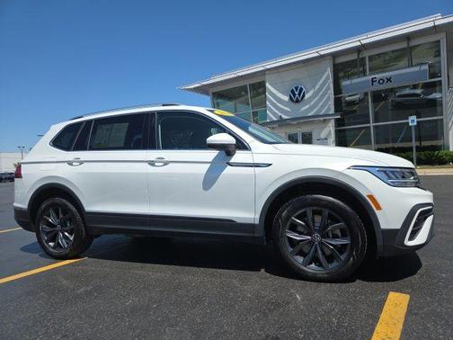 Opal White Pearl 2023 Volkswagen Tiguan 2.0T SE