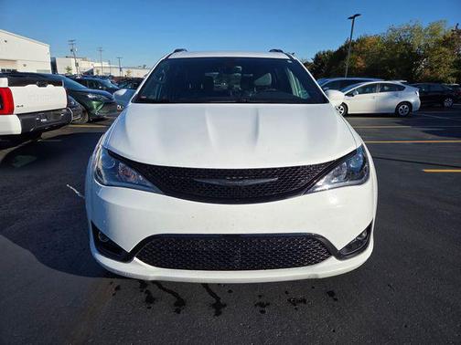 2018 Chrysler Pacifica Touring-L Plus